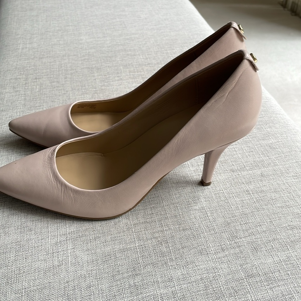 MICHAEL Michael Kors Blush Pink Pointed-Toe Leather Pumps - Picture 2 of 13
